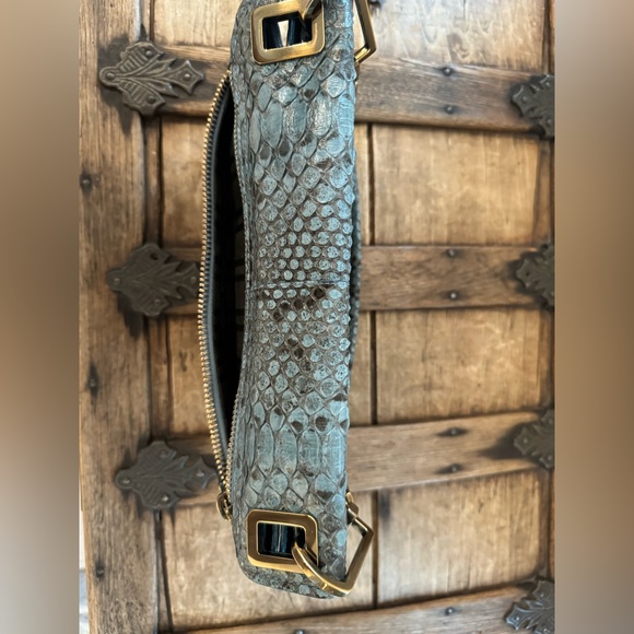 Roger Vivier Metro Handbag in Blue Python - Picture 11 of 12